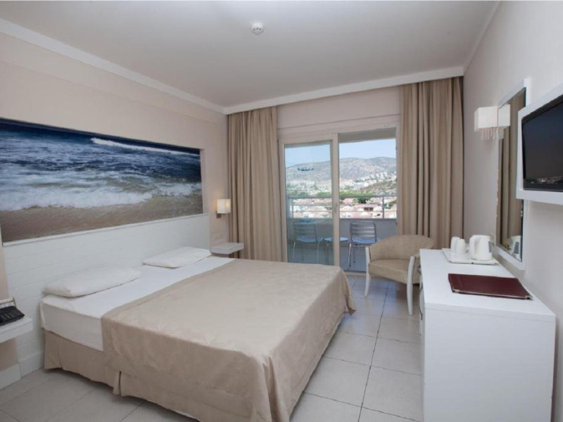 BATIHAN BEACH RESORT SPA