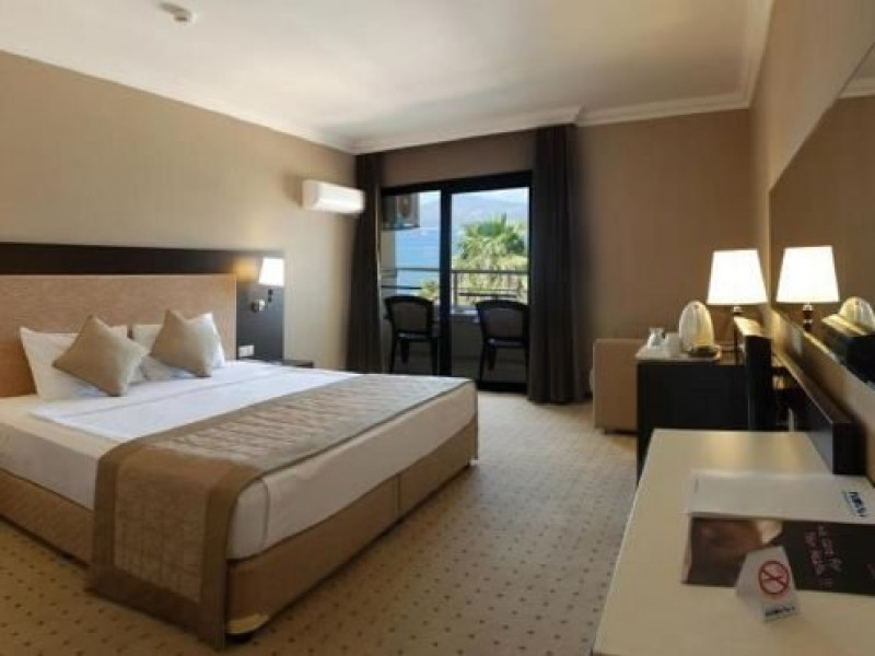 MUNAMAR BEACH RESIDENCE HOTEL (Adults Only 14+)