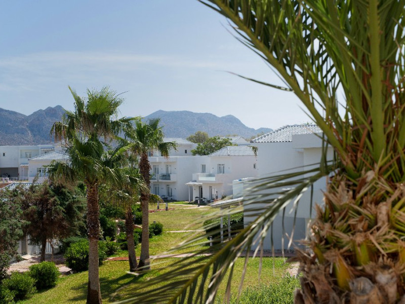 Mr and Mrs White Crete Boutique Lounge (K)