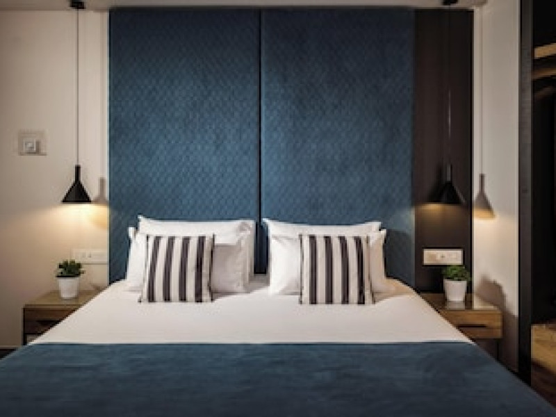 URBAN ROOMS