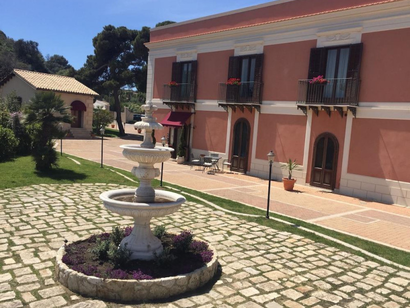 Villa Giuliana Relais