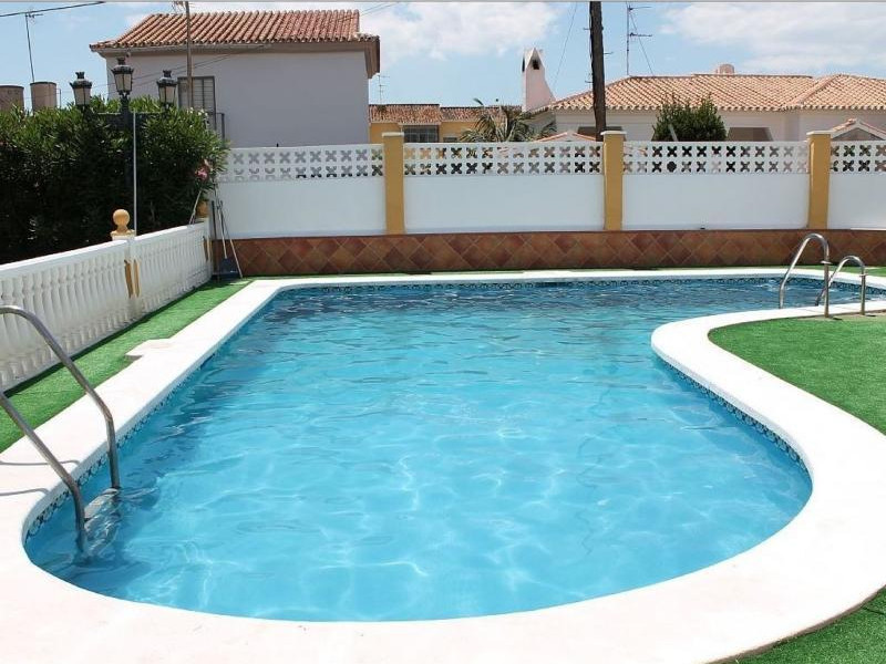 Villa In Rincon De La Victoria - 105000