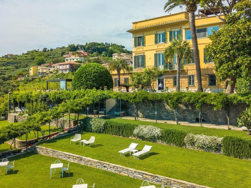 Villa Riviera