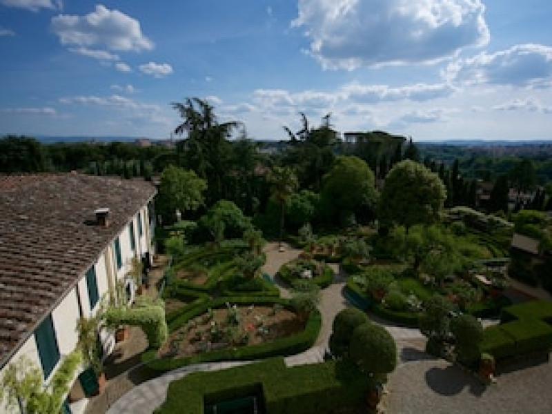 VILLA SCACCIAPENSIERI