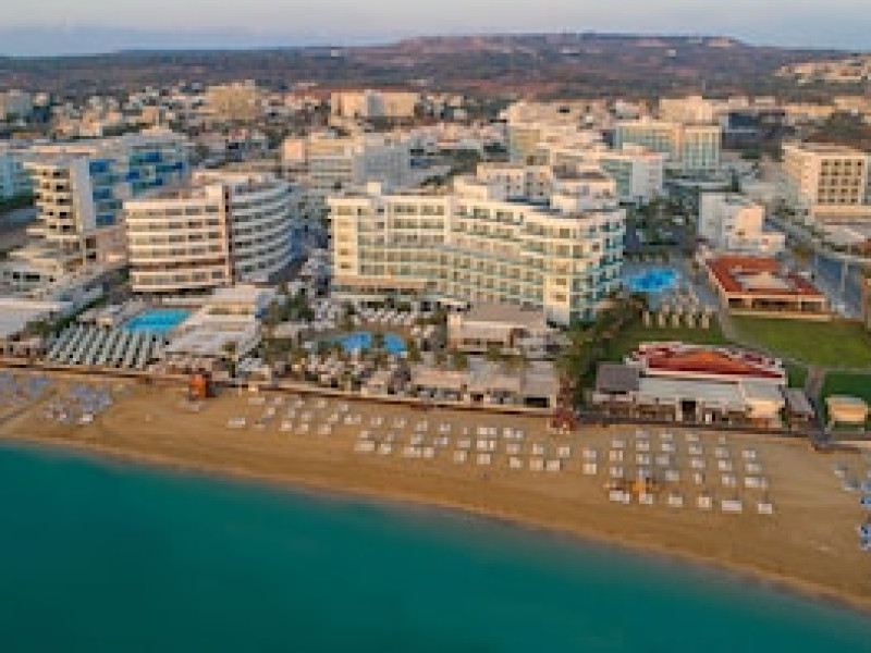 VRISSAKI BEACH HOTEL