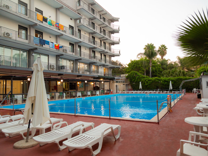 HOTEL WAVE