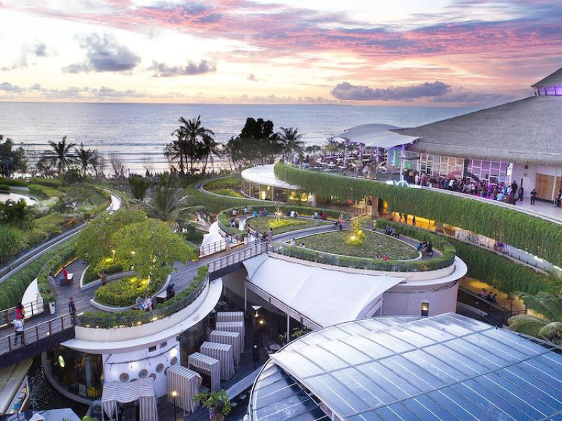 YELLO Hotel Kuta Beachwalk Bali