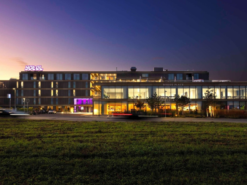 YOTEL Geneva Lake